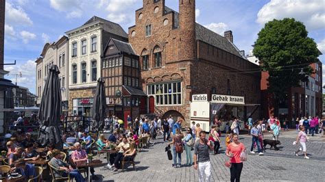 Prive ontvangst met vrouwen in Den Bosch